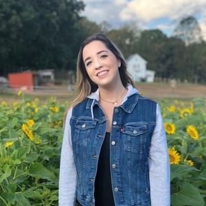 Meet your Posher, Laura